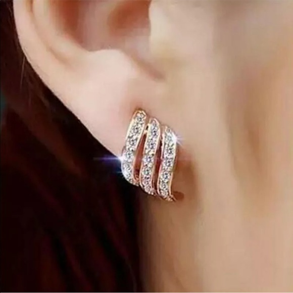 Jewelry - New Rose Gold Plated Stud Earrings Ceartive Cubic Zirconia Shell Earring